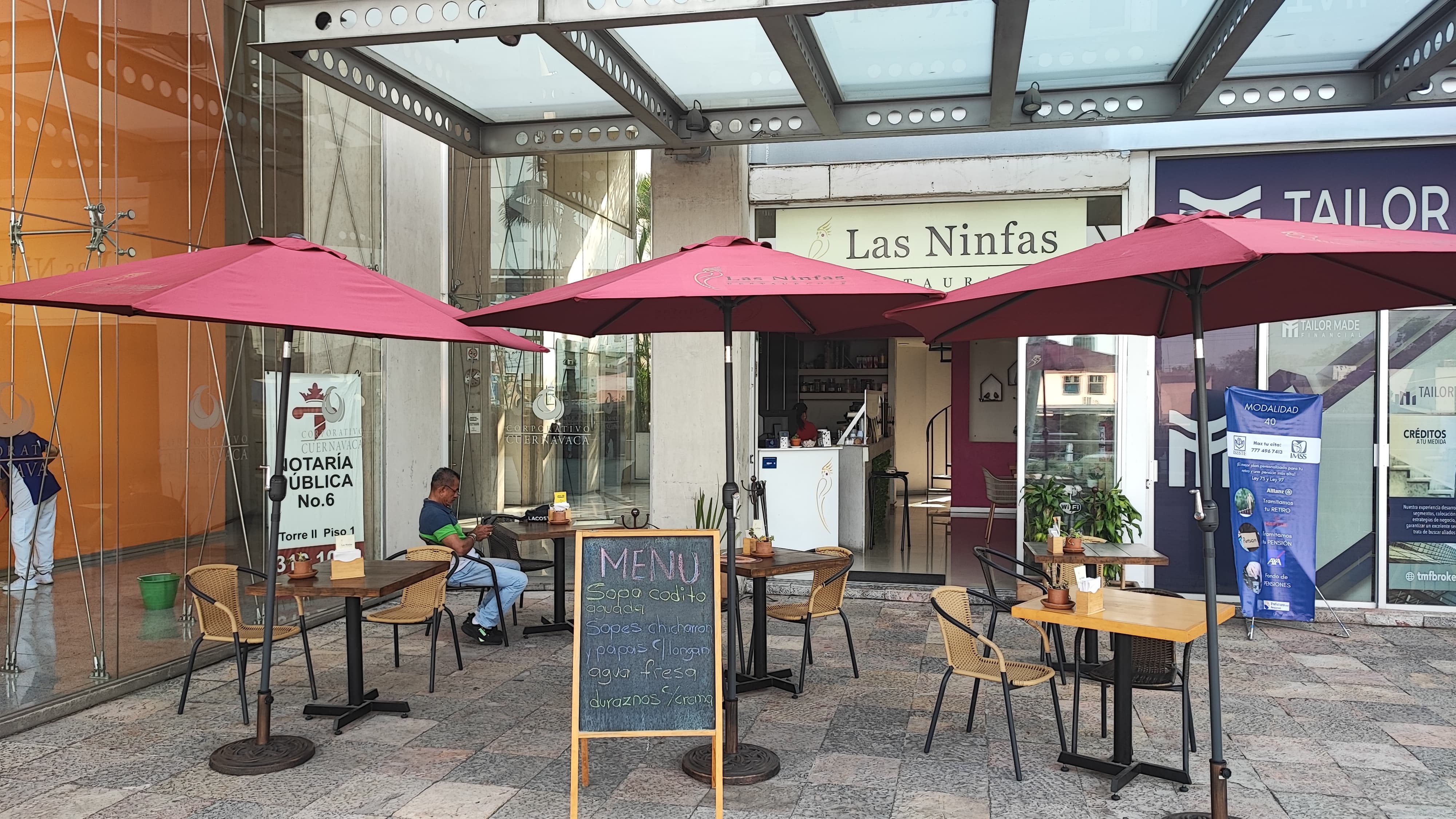 Ambiente del restaurante 2